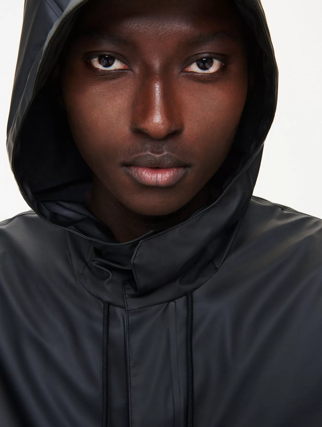 parka_longue_matiere_waterproof_a_capuche_4-1.webp New Aigle Parka Longue Matiere Waterproof A Capuche Noir
